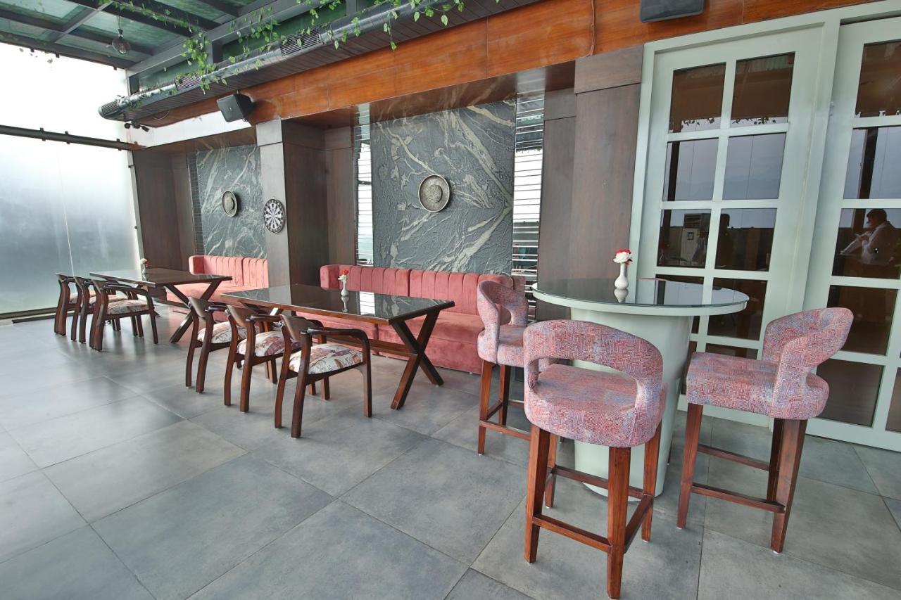 Hotel Holy Vivasa Rishikesh Bagian luar foto