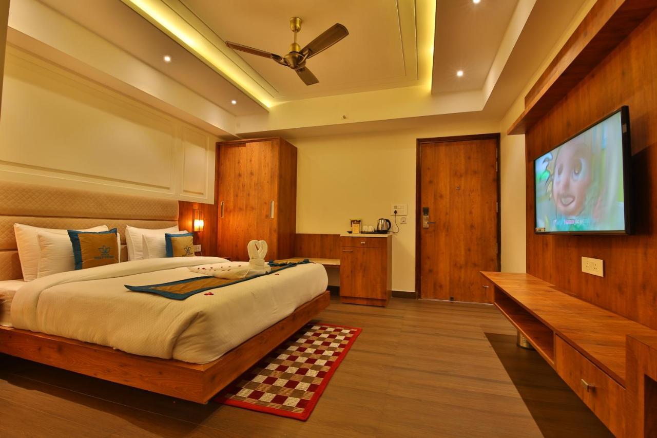 Hotel Holy Vivasa Rishikesh Bagian luar foto