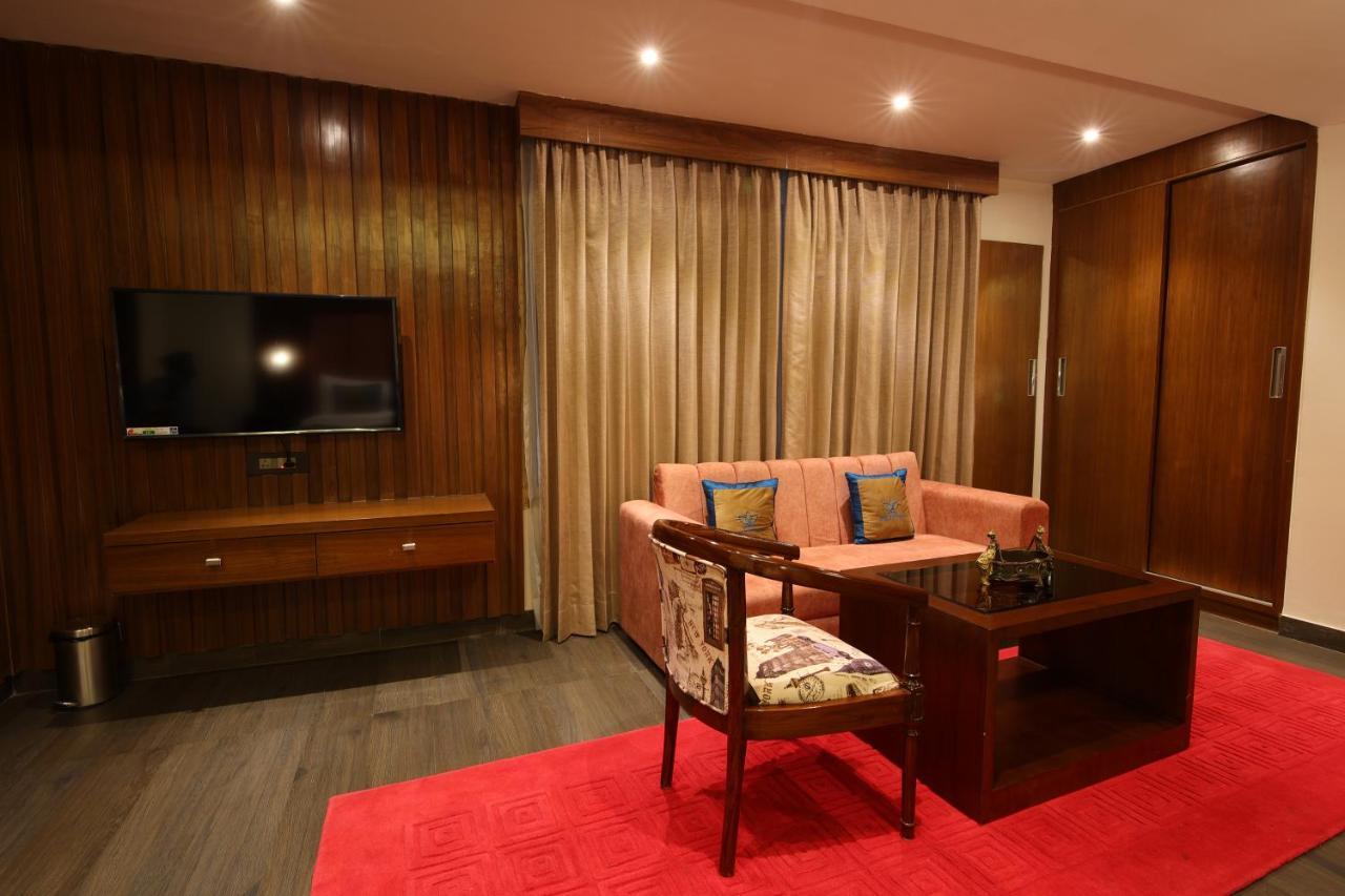 Hotel Holy Vivasa Rishikesh Bagian luar foto